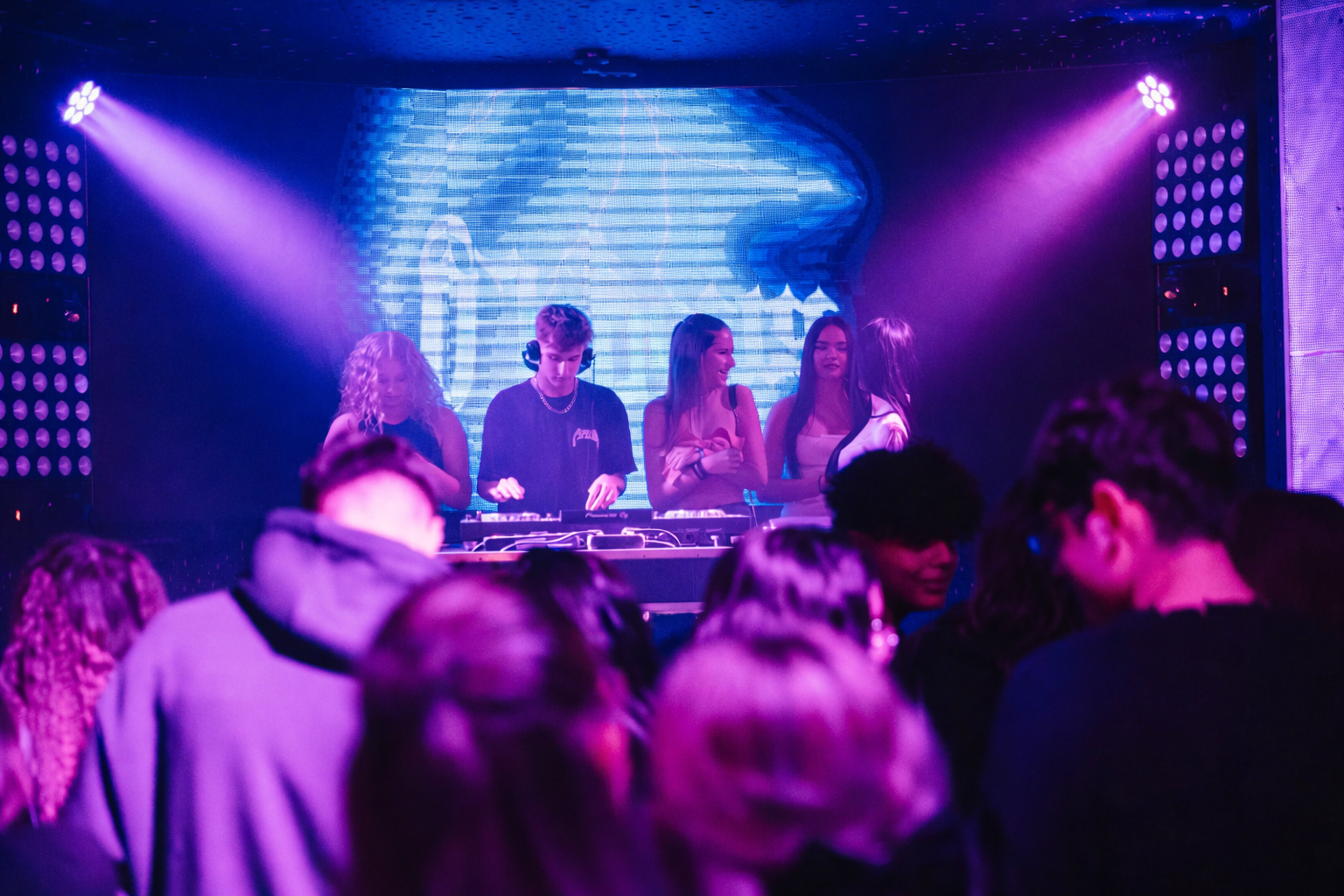 DJ Petra cu publicul
